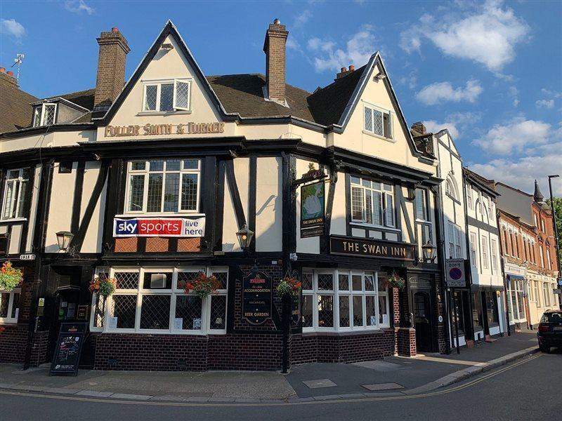 The Swan Inn Pub Айсълуърт Екстериор снимка