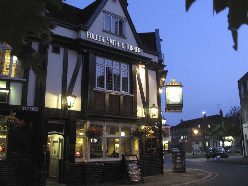 The Swan Inn Pub Айсълуърт Екстериор снимка
